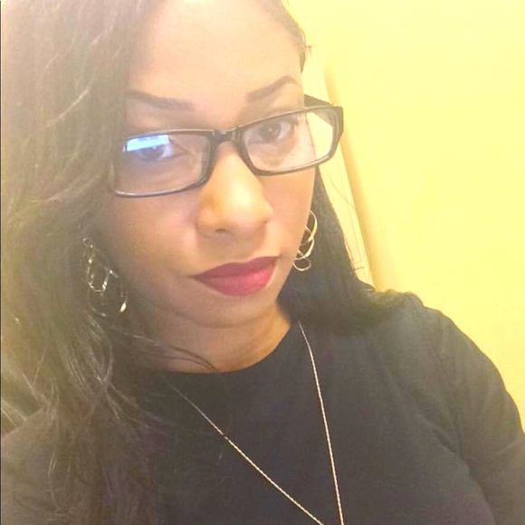 Meet your Posher, Tracy - Picture 1 of 1